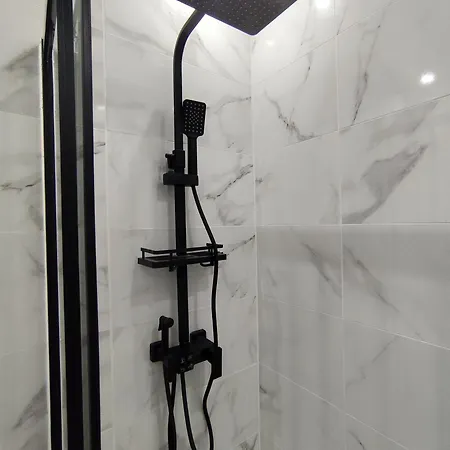 Quarto em Acomodações Particulares Private Bedroom With Private Bathroom *