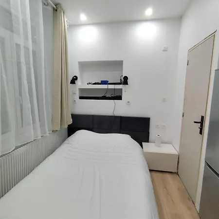 Private Bedroom With Private Bathroom *