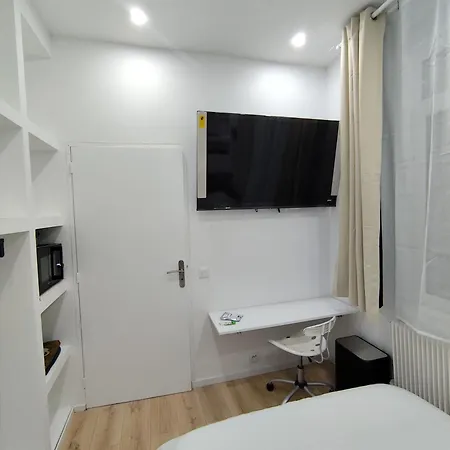 Quarto em Acomodações Particulares Private Bedroom With Private Bathroom Lille
