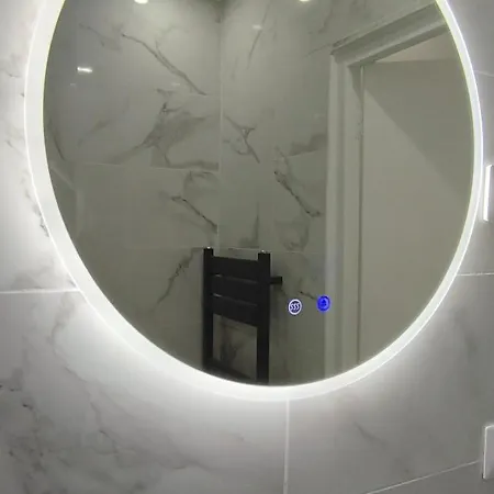 בית אירוח Private Bedroom With Private Bathroom